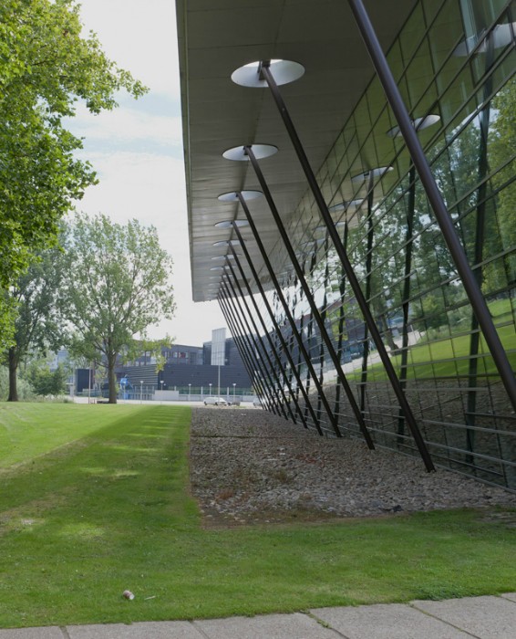 Delft, NL: TU Zentralbibliothek Ostseite (Mecanoo-Architekten 1998)